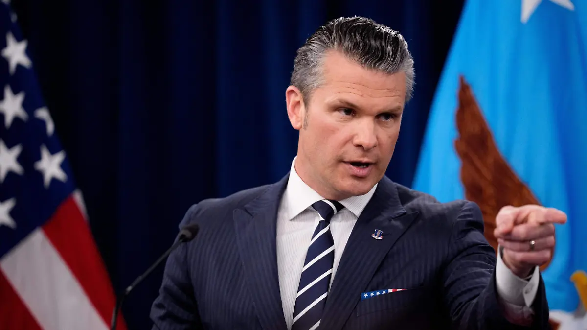 AFP__20250622__2220718223__v1__HighRes__DodSecretaryHegsethAndChairmanOfTheJointChie