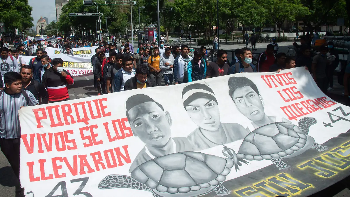 879634_Manifestación Ayotzinapa Avenida Juárez_impreso