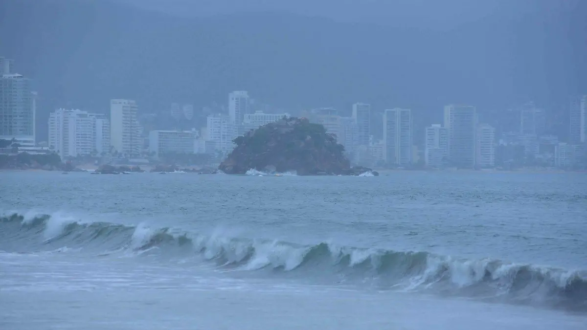 1038248_Acapulco Tormenta Flossie_web