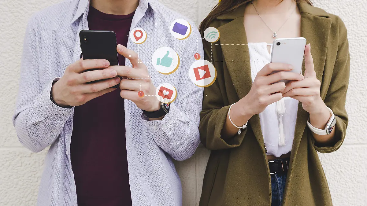 Algunas aplicaciones podrían transgredir las normas de privacidad, recopilando a menudo más datos personales de los que son realmente necesarios, sin revelar completamente cómo se utilizan Foto Freepik