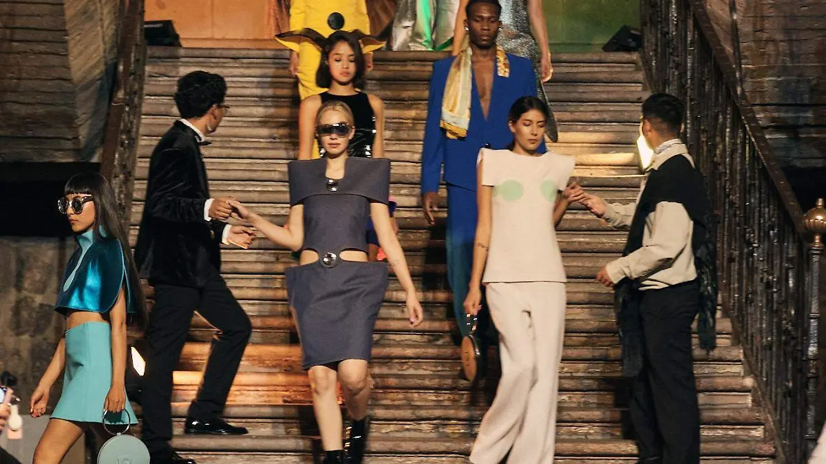 Pasarela Colección Vintage _ Casa de Maison Pierre Cardin_01