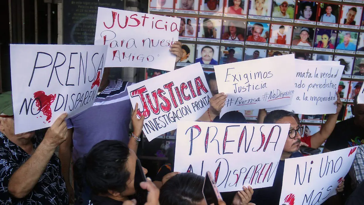 977975_Protesta Periodistas Morelos_web