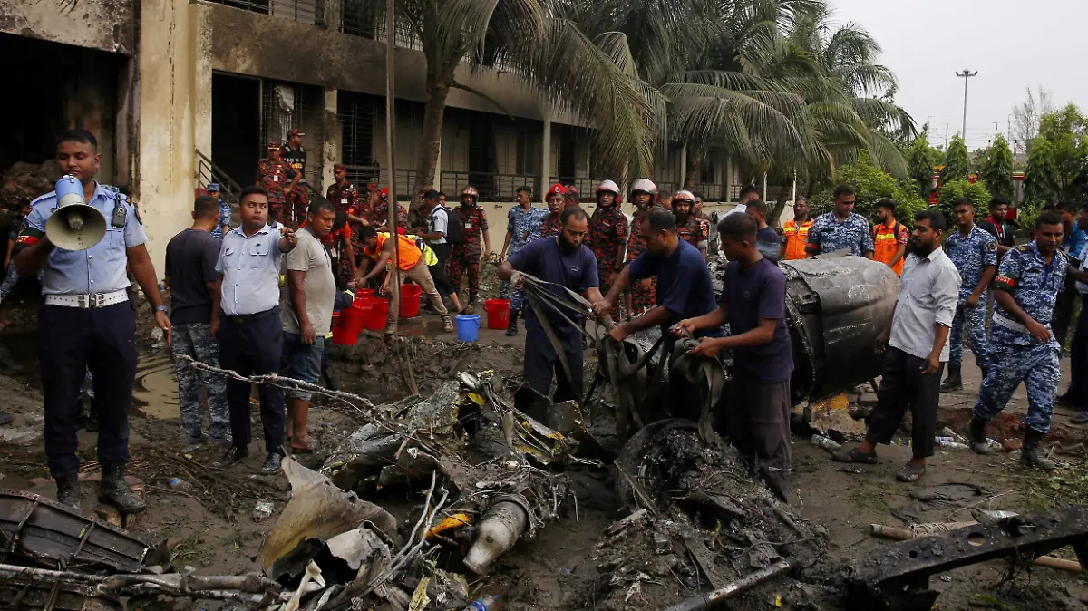 accidente aéreo Bangladesh
