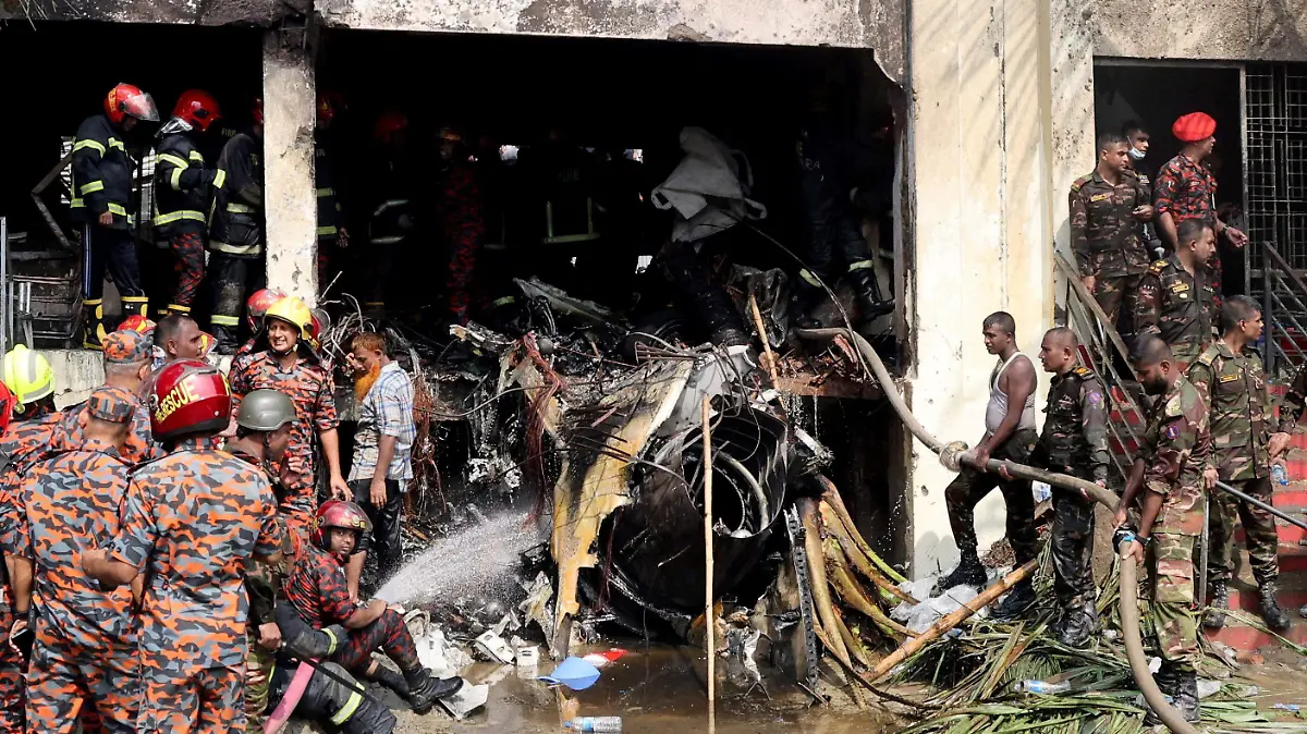 Accidente aéreo Bangladesh