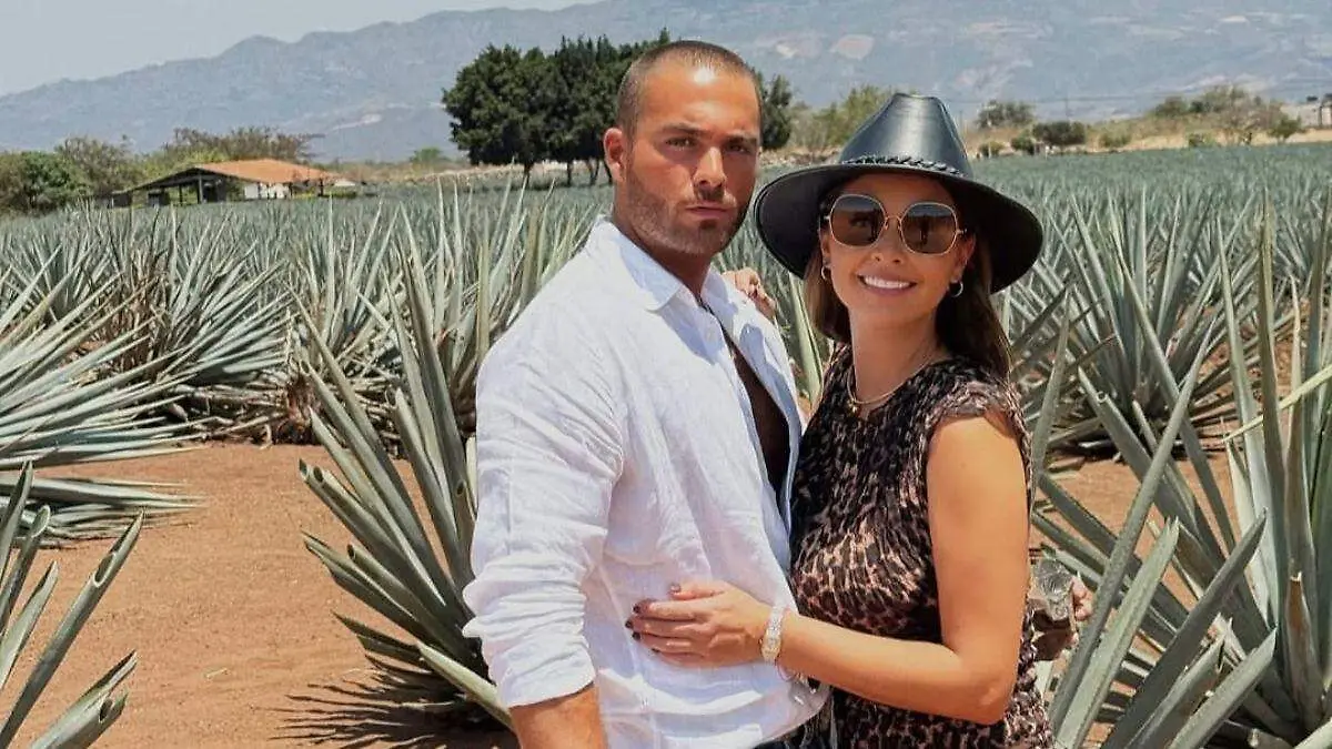 actores Claudia Martin y Carlos Salid