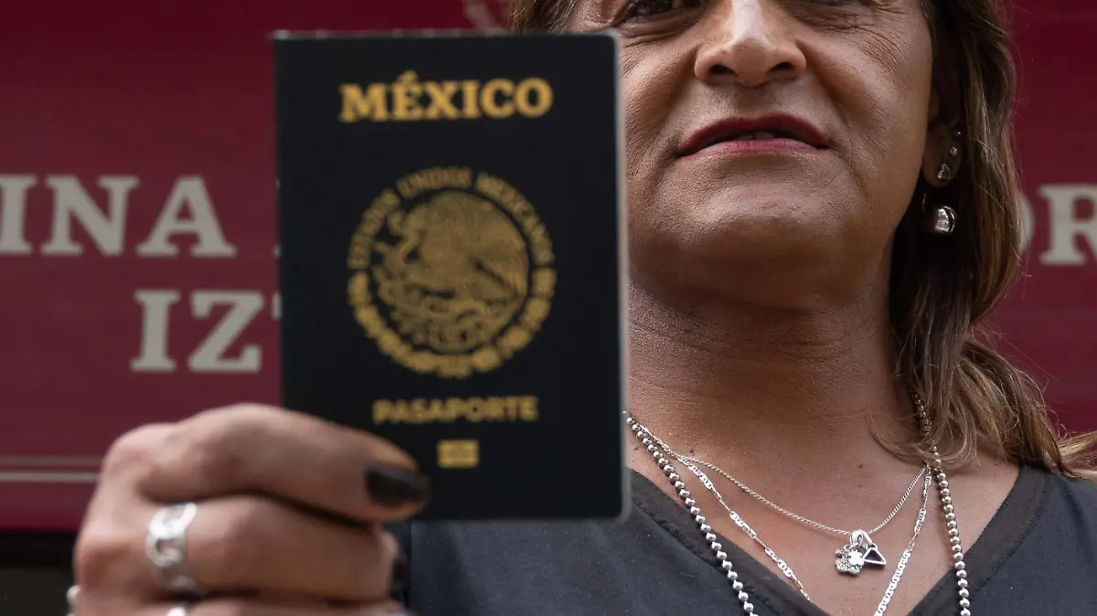919580_Protesta pasaporte mujer trans_impreso