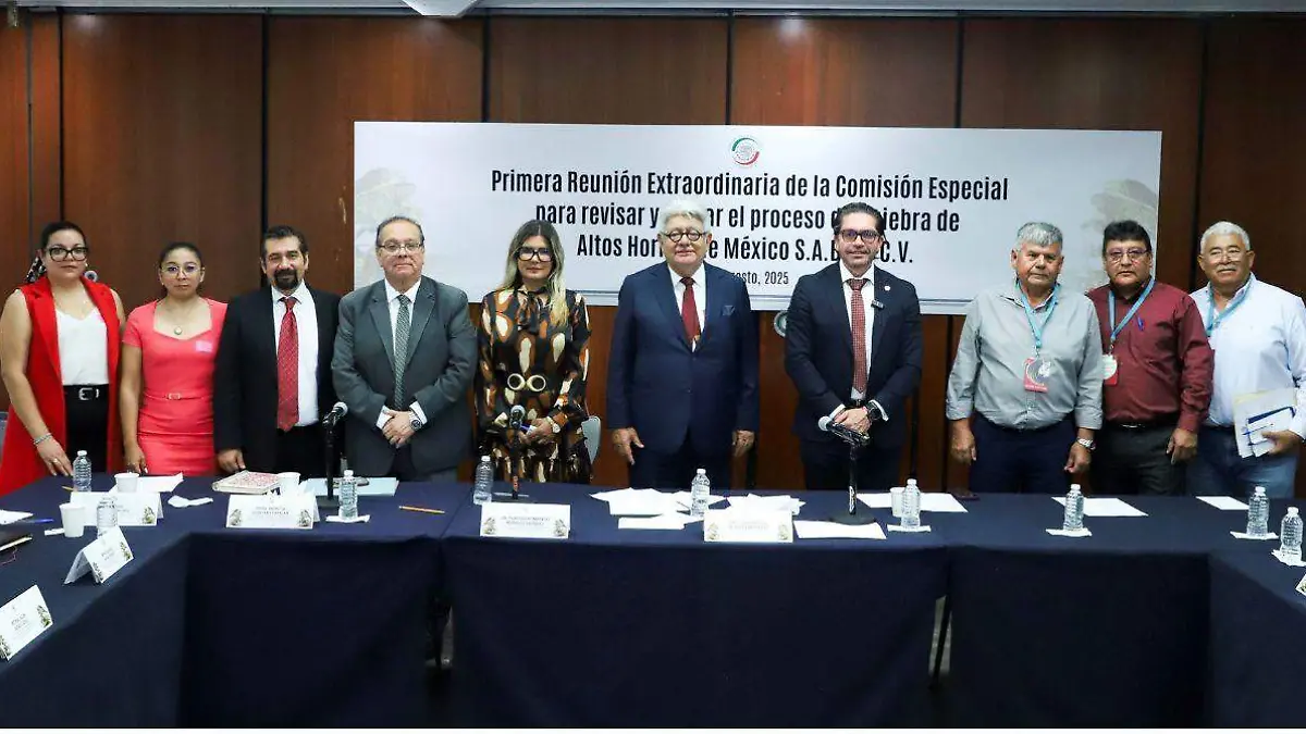 Reunion de senadores con xtrabajadores de AHMSA