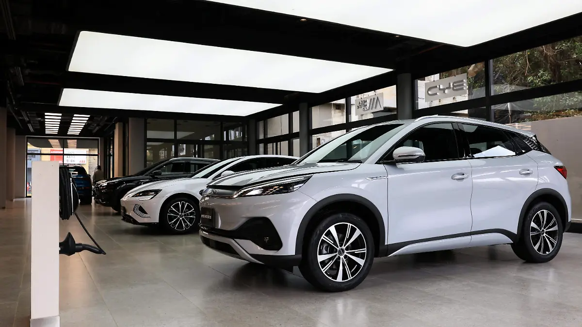 2025-07-24T085907Z_1543819363_RC2BSFA4U2RO_RTRMADP_3_PAKISTAN-AUTOS-BYD