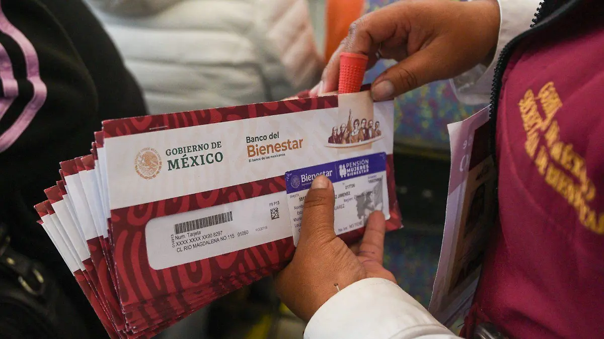 1013038_Entregan Tarjeta Pensión Mujeres Bienestar Edoméx_web (1)