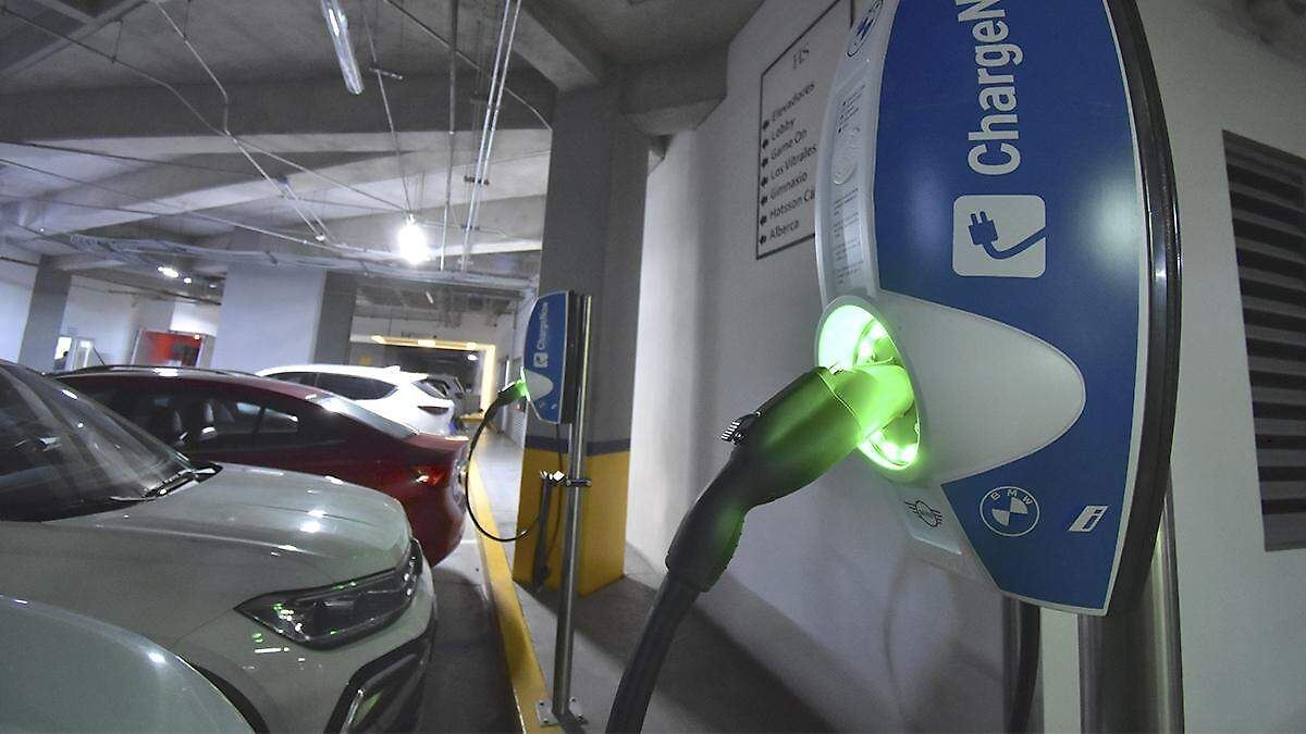Venta de autos eléctricos cae 11.4% en primer trimestre del año