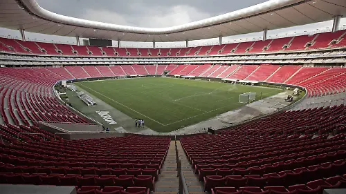 1040894_Césped Estadio Akron_web