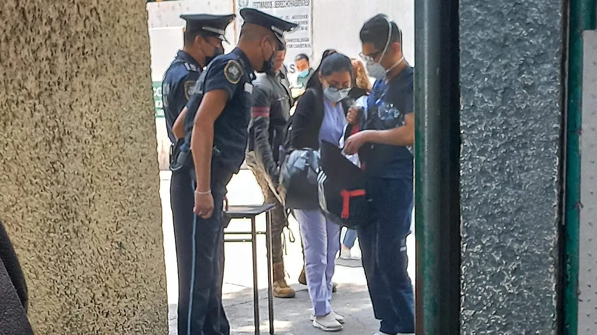 hospital la raza-policia federal-hostigamiento-acoso-personal medico-19