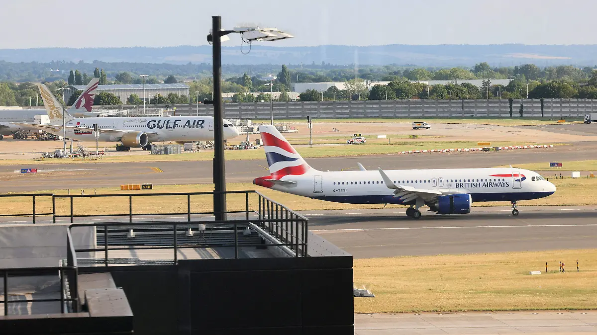 2025-09-08T190639Z_632405008_RC25XFAQS0S5_RTRMADP_3_BRITAIN-HEATHROW