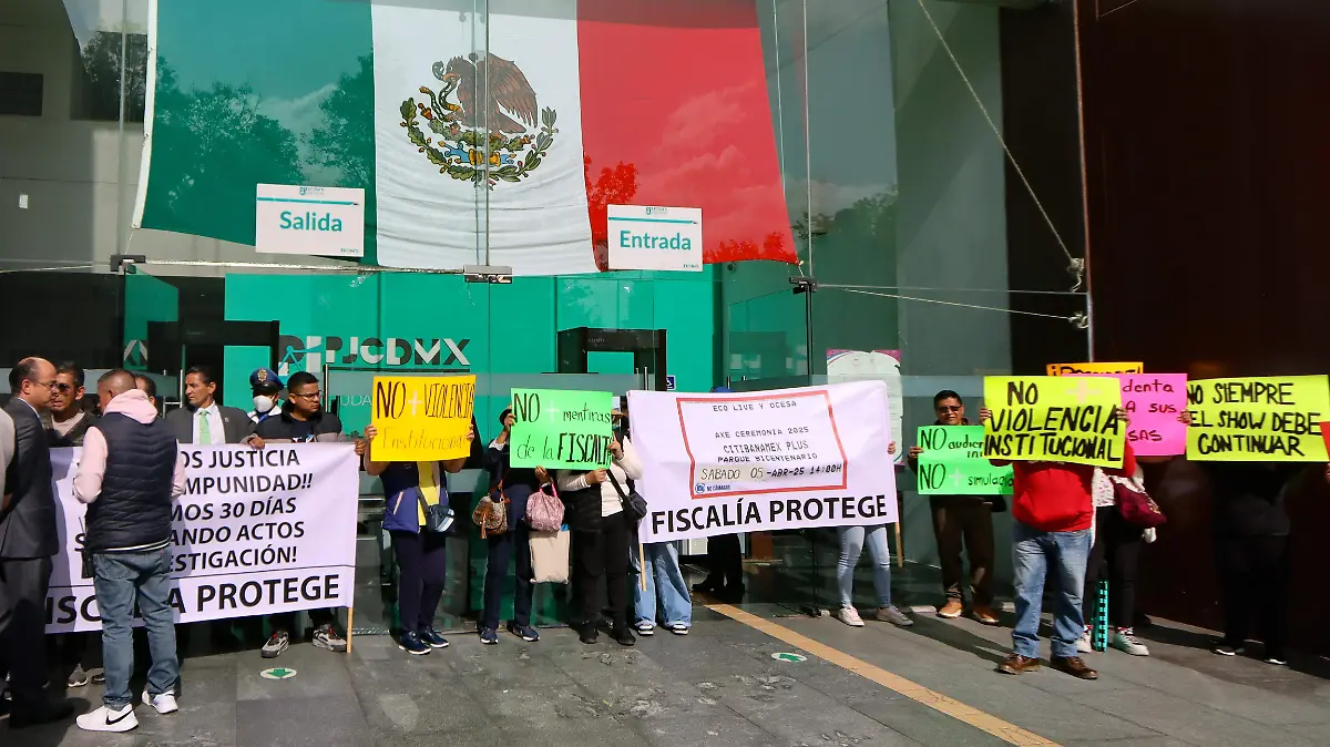 Los familiares de Berenice Giles Rivera se manifestaron en las afueras del Poder Judicial de la CDMX. Para exigir  Justicia.-20
