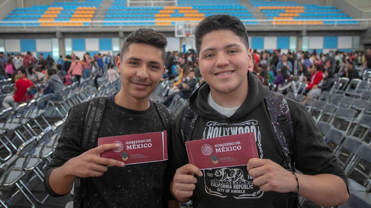 ADIÓS A JUÁREZ: ELIMINAN AL BENEMÉRITO DE LAS BECAS DEL BIENESTAR