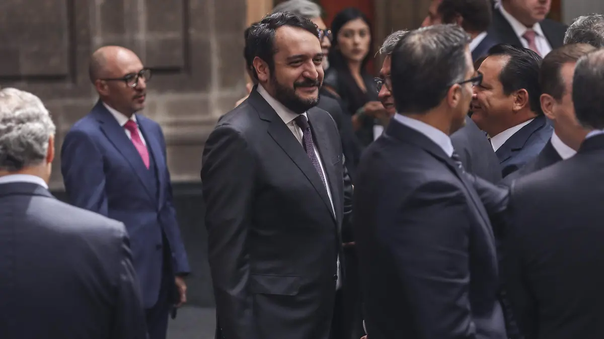 Andres Manuel Lopez Beltran-Hijo de AMLO-informe de gobierno (3)