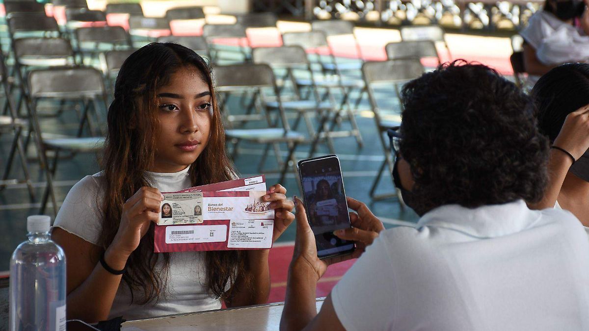 PROGRAMA SOCIAL DE AMLO: ASÍ SE ASIGNAN LAS BECAS MILLONARIAS
