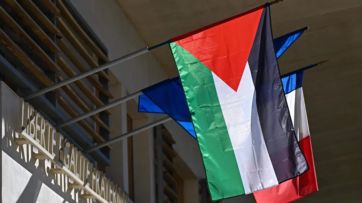 AFP__20250922__76CU2L4__v2__HighRes__FranceIsraelPalestinianConflictFlags