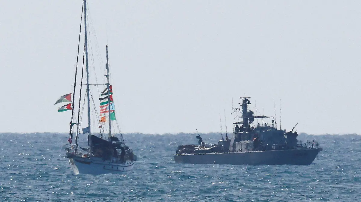 2025-10-02T160737Z_1323088022_RC2Q3HA1J7CM_RTRMADP_3_ISRAEL-PALESTINIANS-FLOTILLA