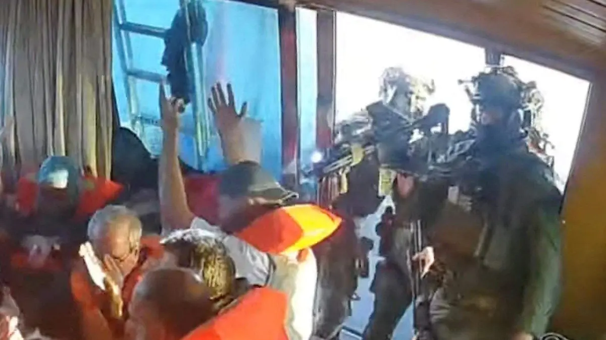 2025-10-02T041653Z_1695487304_RC2G3HANU7XQ_RTRMADP_3_ISRAEL-PALESTINIANS-SUMUD-FLOTILLA