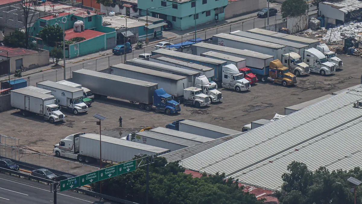 Trailers-Camiones de Carga-Sobrevuelo (2)