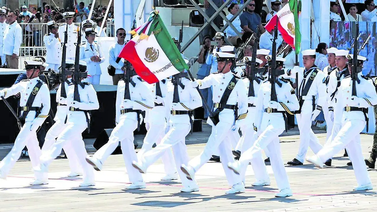 MARINA DESFILE ivonne rodriguez (1)_CMYK