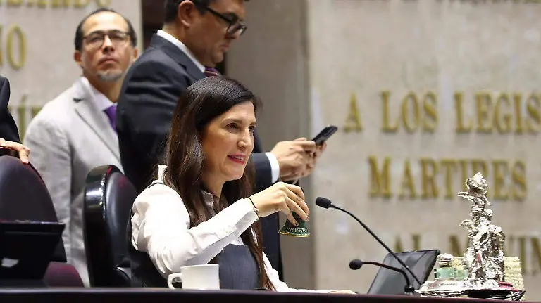 Kenia Lopez Rabadan (2)