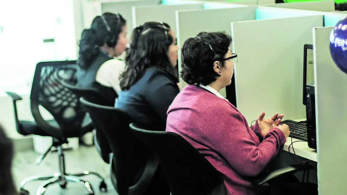 Mujeres Oficinistas Trabajadores (7)_CMYK