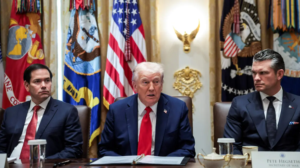 2025-10-09T161425Z_723420140_RC2G8HA9JAJ1_RTRMADP_3_USA-TRUMP