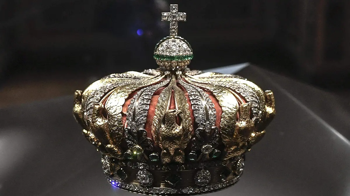 Robo Louvre_corona emperatriz Eugenia 