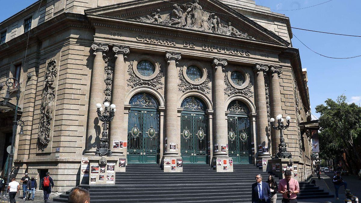 ¡MARIACHIS CELEBRAN EN EL CONGRESO!