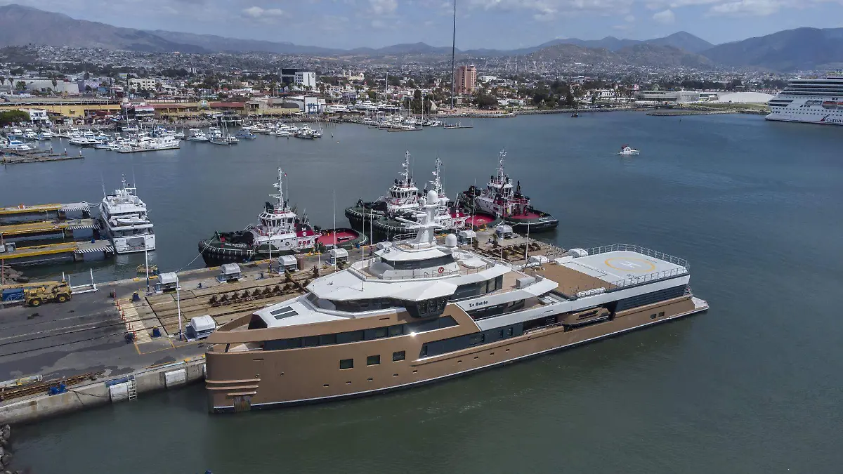 Yate Datcha Ensenada