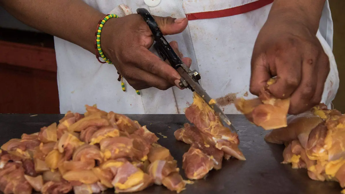 764816_Pollo Venta Precio Alto_web