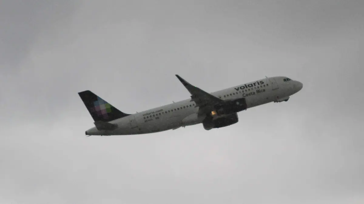 886891_Arribo aviones Santa Lucía_web