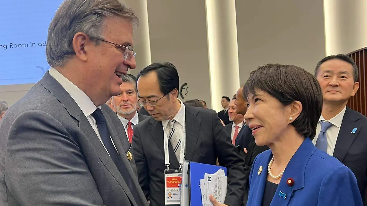 Marcelo Ebrard y Sonae Takaichi