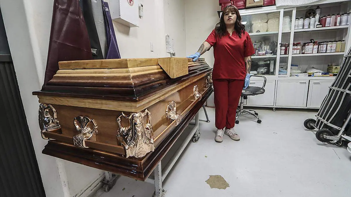 EMBALZAMADORA ENTREVISTA