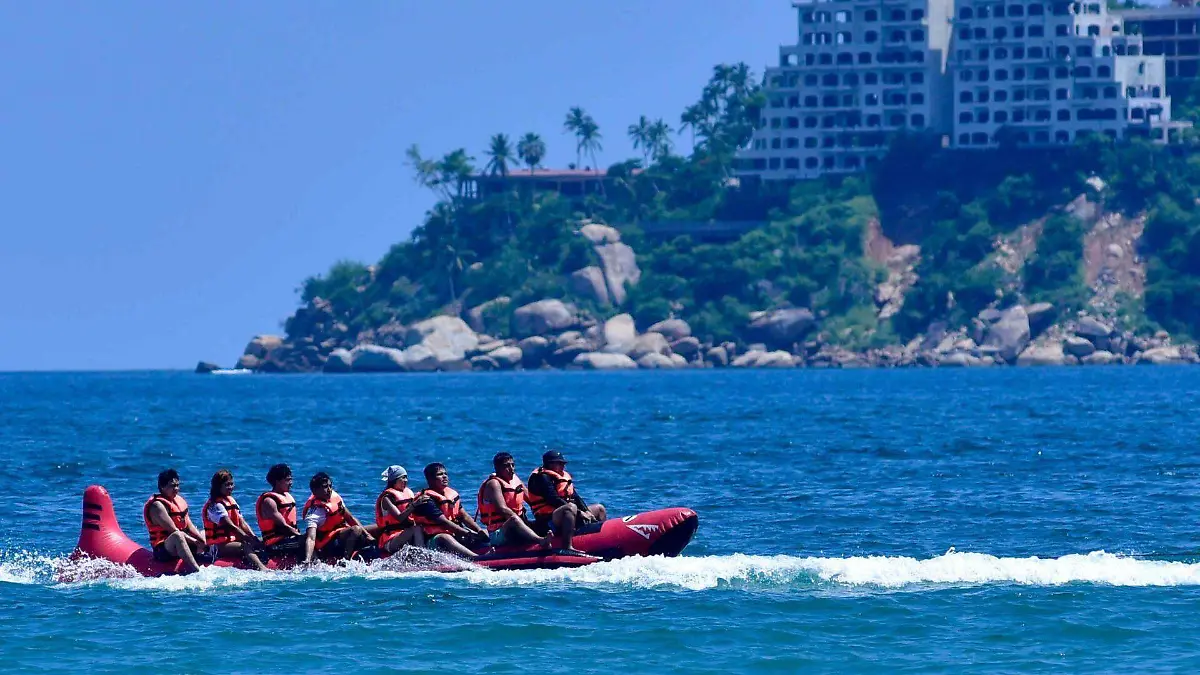 1041369_Vacacionistas Puerto Acapulco_web (2)