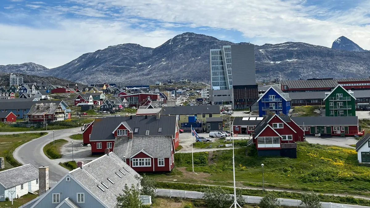 pexels-135445684-33348862