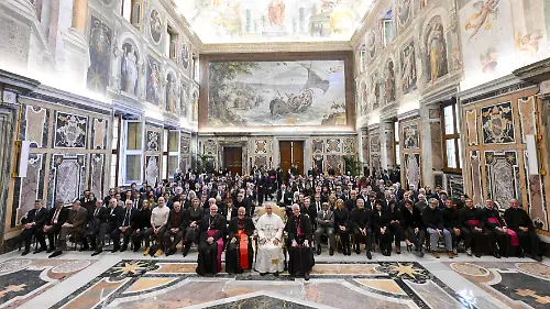 AFP__20251115__84664NQ__v1__HighRes__VaticanReligionPopeCinema