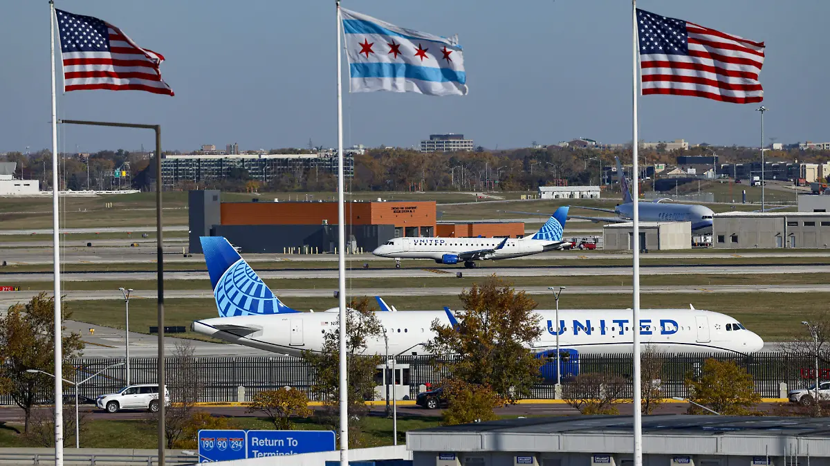 AFP__20251107__83FA9QQ__v2__HighRes__UsPoliticsGovernmentShutdownAirTraffic