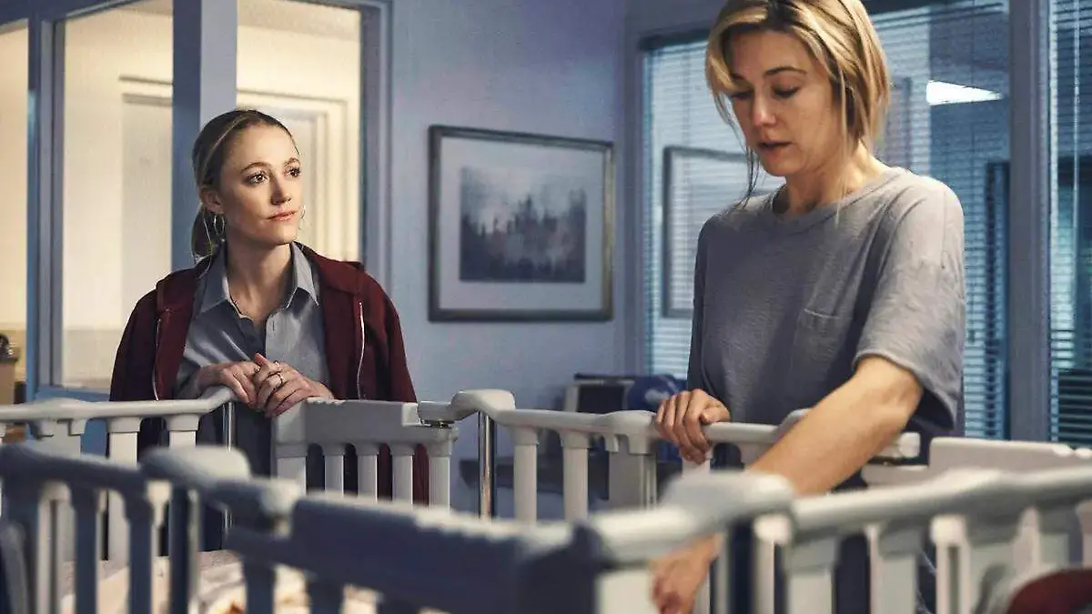 LA MANO QUE MECE LA CUNA