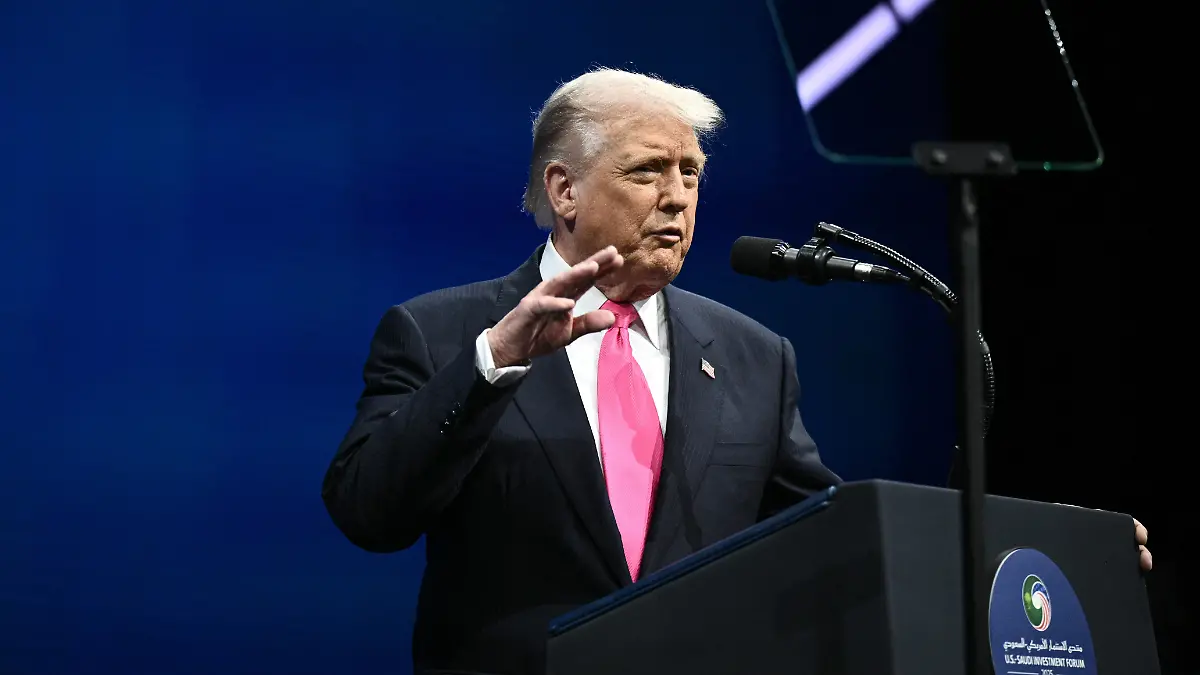 AFP__20251119__84JD6WT__v2__HighRes__PresidentDonaldTrumpDeliversRemarksAtTheUsSaudi