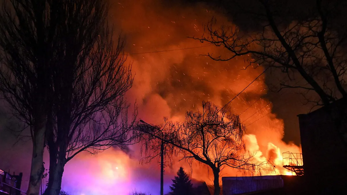 2025-11-26T064531Z_260388373_RC2W3IA7H1AF_RTRMADP_3_UKRAINE-CRISIS-ATTACK-ZAPORIZHZHIA