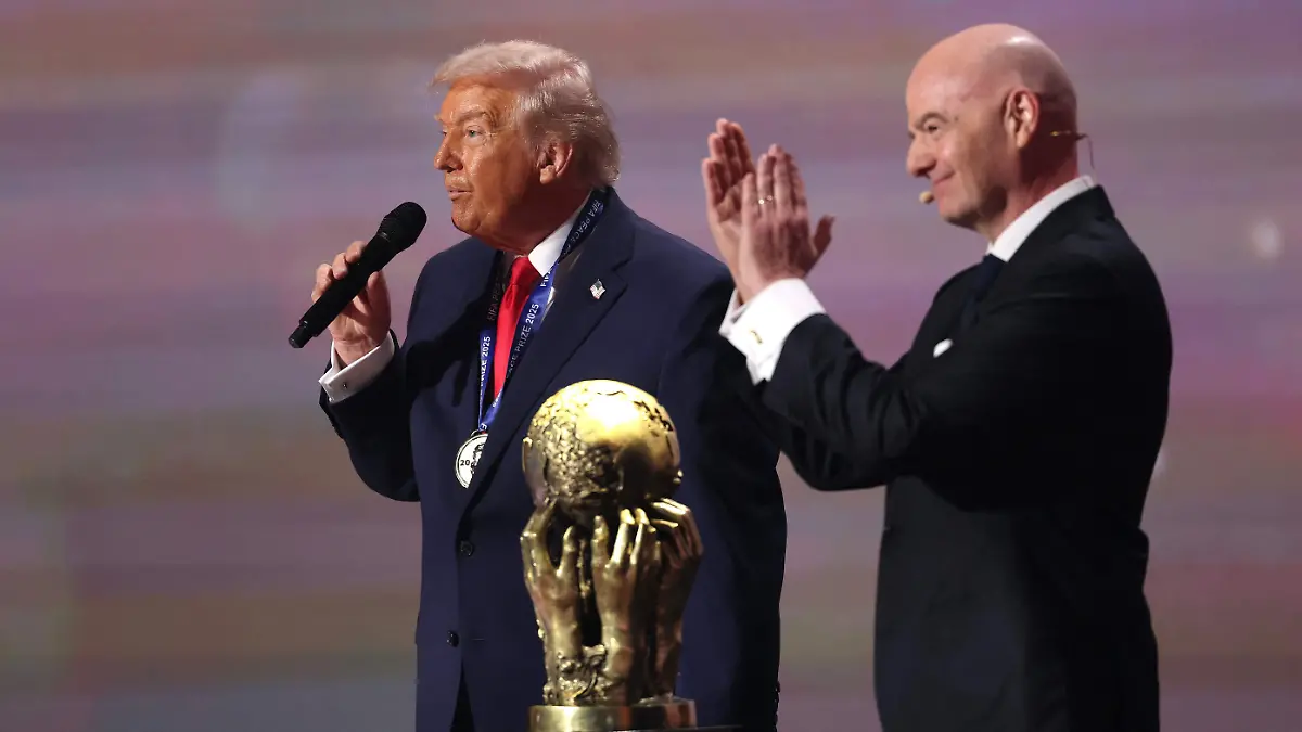 FIFA entrega premio de la paz a Donald Trump