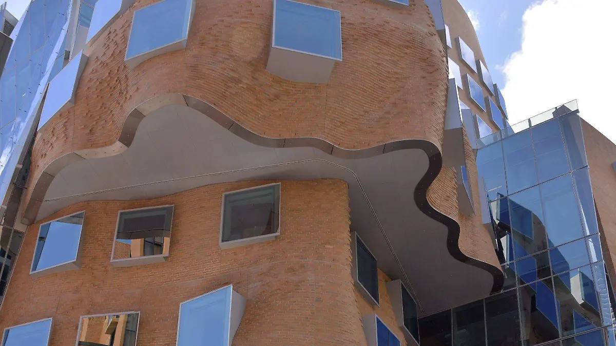 FILES-US-CANADA-ARCHITECTURE-GEHRY