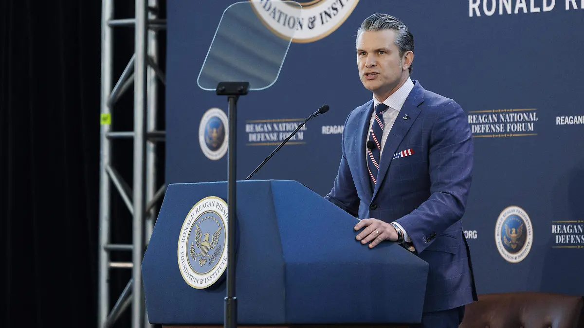 AFP__20251206__2249782596__v1__HighRes__USSecretaryOfWarPeteHegsethGivesAddressAtRea