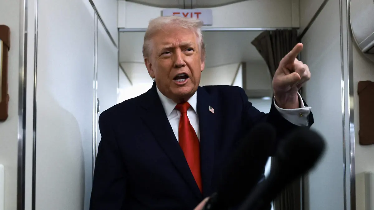 2025-12-09T230725Z_668363470_RC29DIA53RED_RTRMADP_3_USA-TRUMP