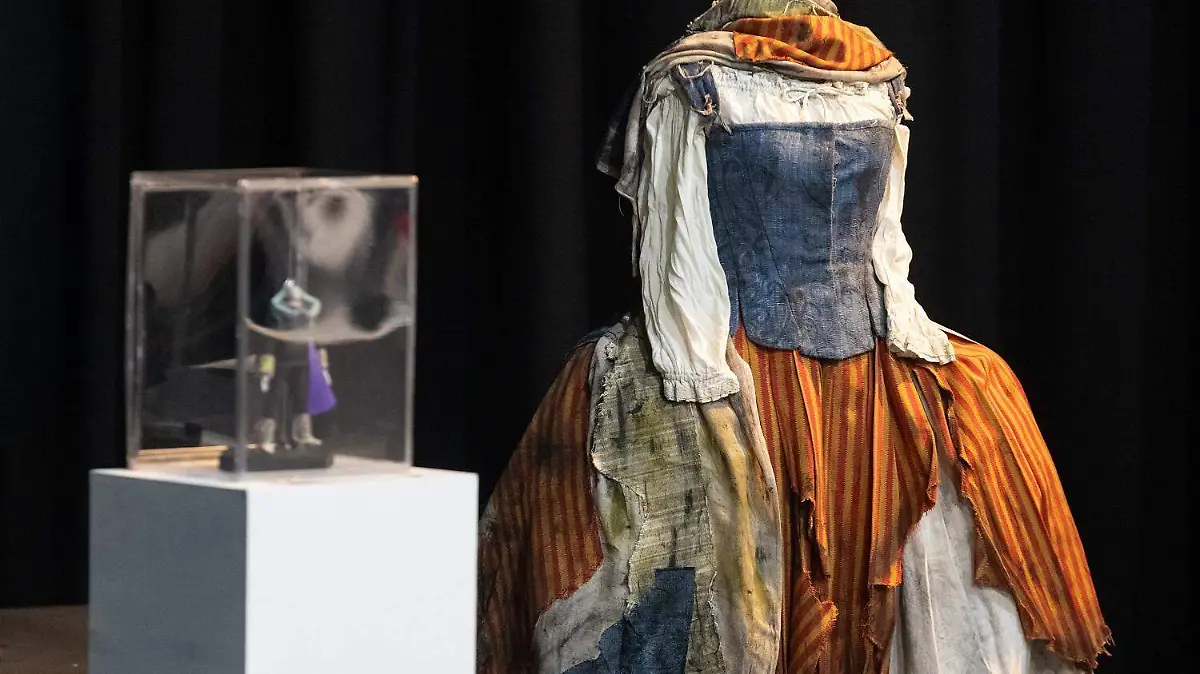 Diseño de Emilio Rebollar, para la obra _El bien del país__Cortesía Secretaría de Cultura