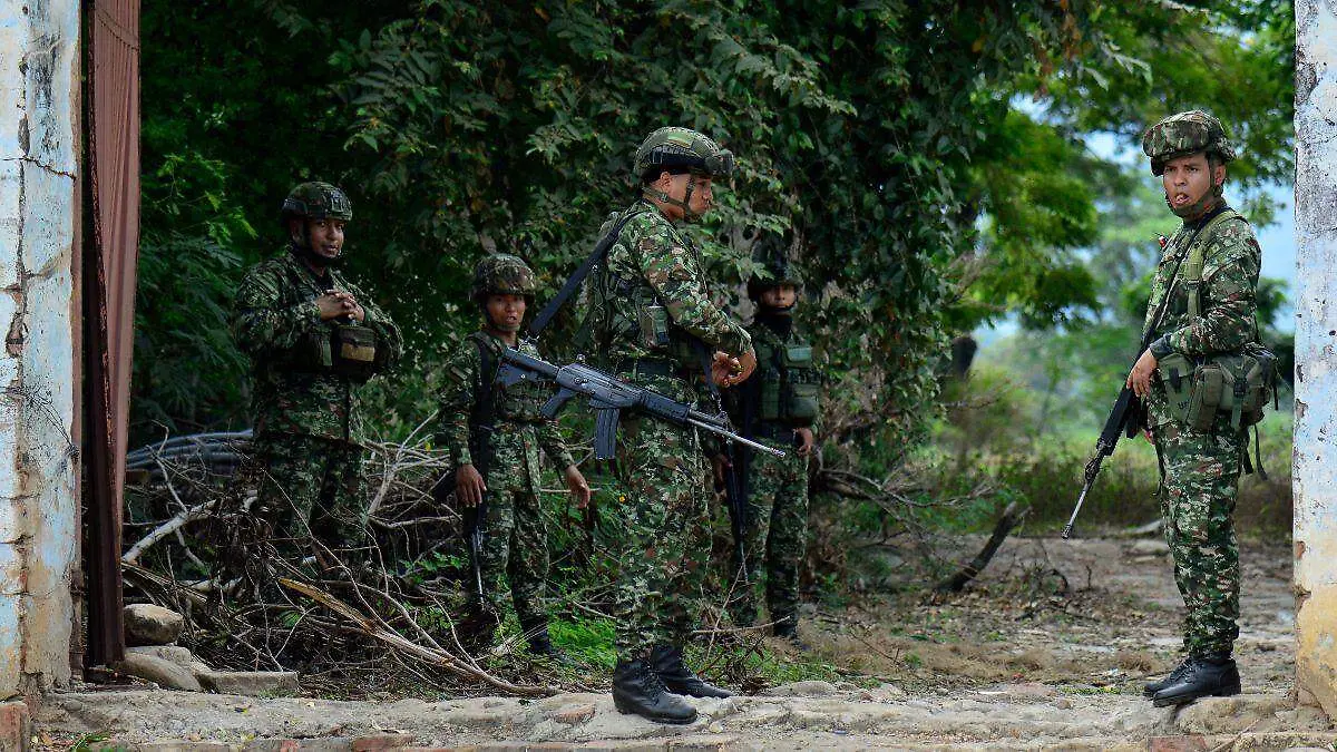 Militares colombianos contra el ELN