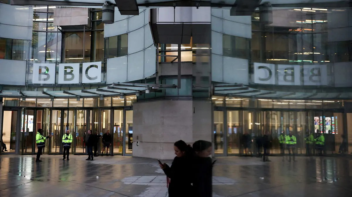 2025-12-16T003825Z_342395926_RC27WHA1BOGF_RTRMADP_3_BRITAIN-BBC-TRUMP-DEFAMATION